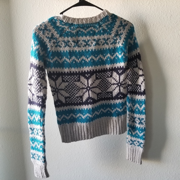 American Eagle Outfitters snowflake sweater - Picture 7 of 8